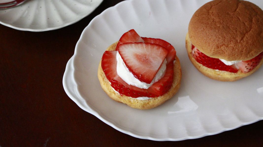 日本草莓生乳布雪 