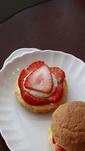 日本草莓生乳布雪 