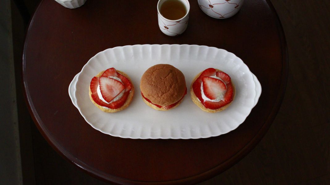 日本草莓生乳布雪 