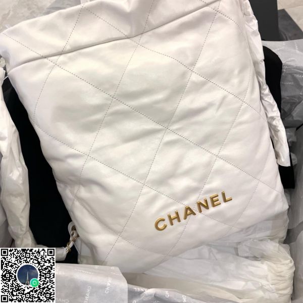 CHANEL 22 後背包白金款 