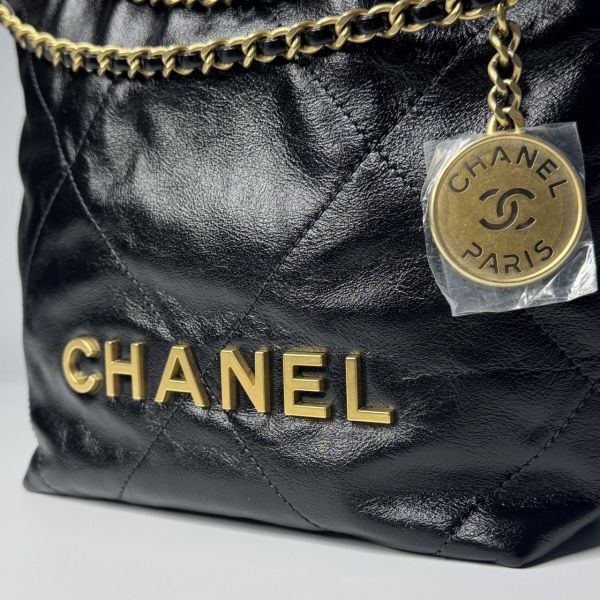 CHANEL 22 MINI 
