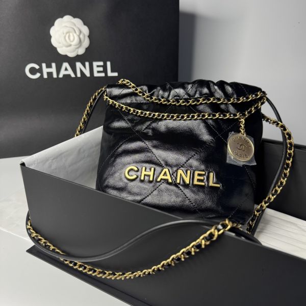 CHANEL 22 MINI 