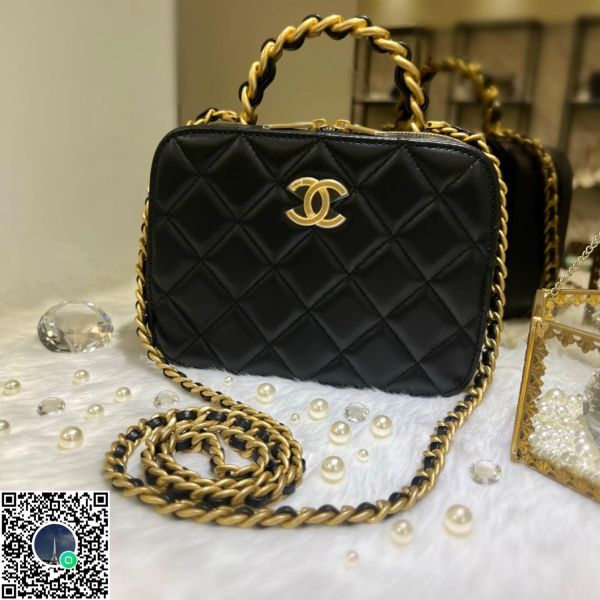 CHANEL 22A VANITY CASE 