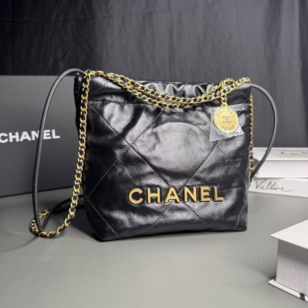 CHANEL 22 MINI 