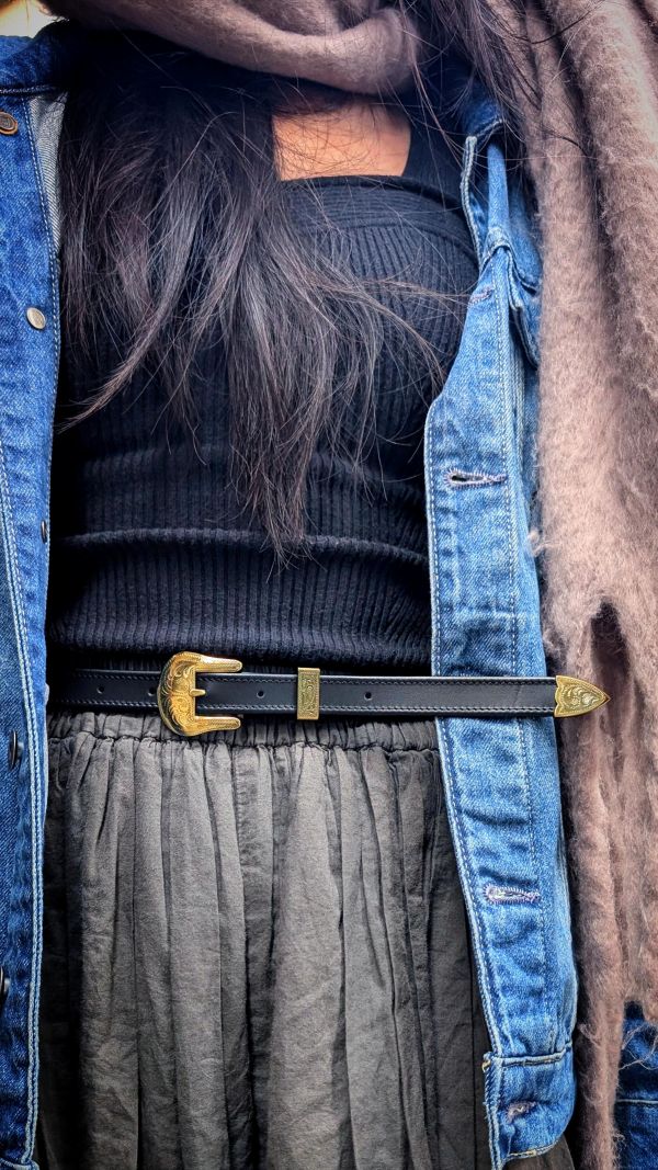 2公分寬亮面古銅三件式雕花頭黑色素面軟皮帶 