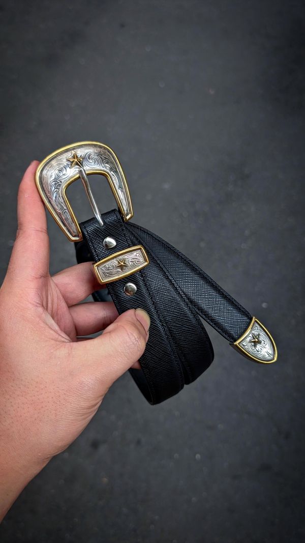 （熱賣促銷）2.5公分寬金銀星義大利十字紋紳士皮帶（原價2090） 