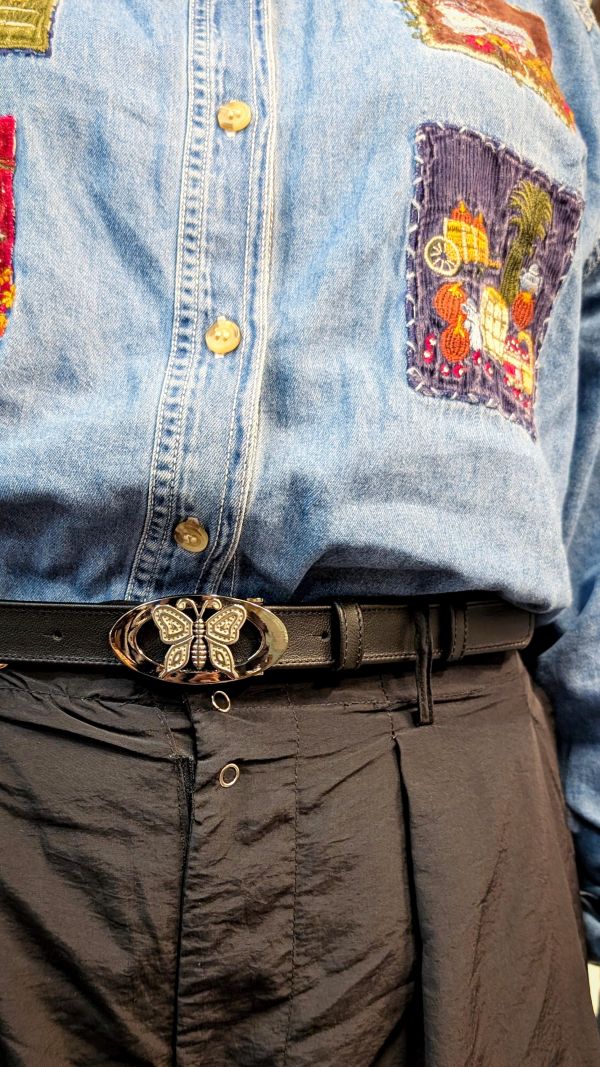 2公分寬獨家亮銀蝴蝶/黑羊皮花紋軟皮帶 