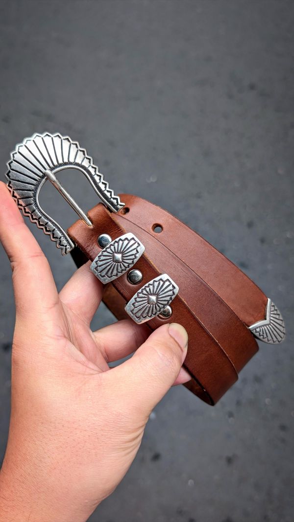 （活動限定）阿茲特克四件式透染咖色植鞣革皮帶 