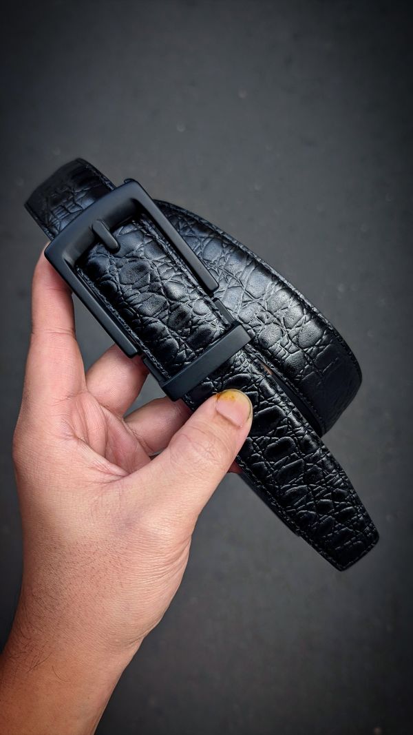 3.5公分寬黑色鱷魚紋路牛皮自動紳士皮帶 