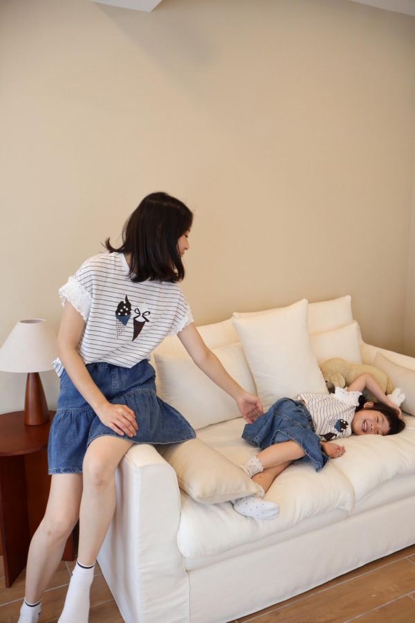 (110~160)中大童親子透氣條紋蕾絲滾邊冰淇淋上衣 