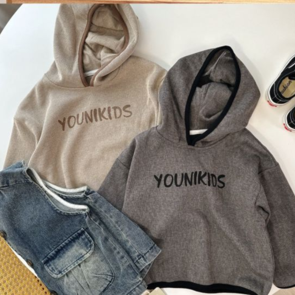 YOUNIKIDS 字母連帽上衣 
