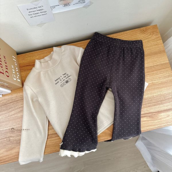 超推甜美搭配高手點點小喇叭內搭褲 