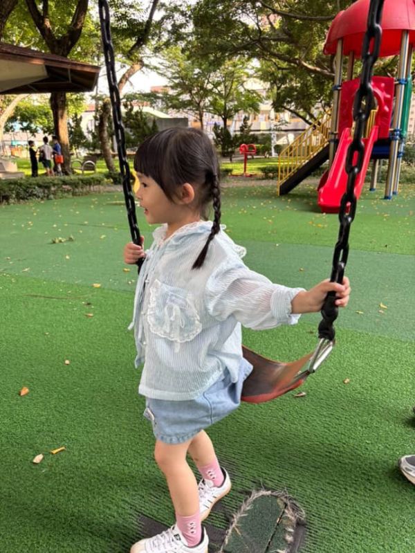 必買絕美蕾絲連帽防曬外套 