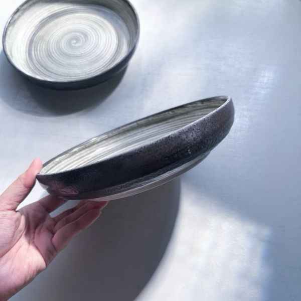 日本製/黑灰螺旋水皿22cm 