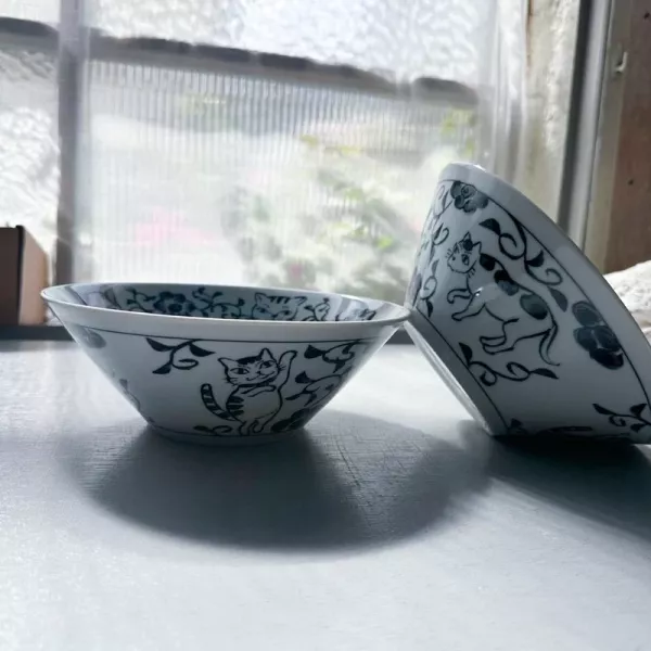 日本製/ 手繪貓咪V型碗公 