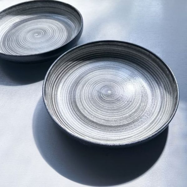 日本製/黑灰螺旋水皿22cm 