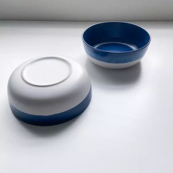 半釉深藍湯碗 
