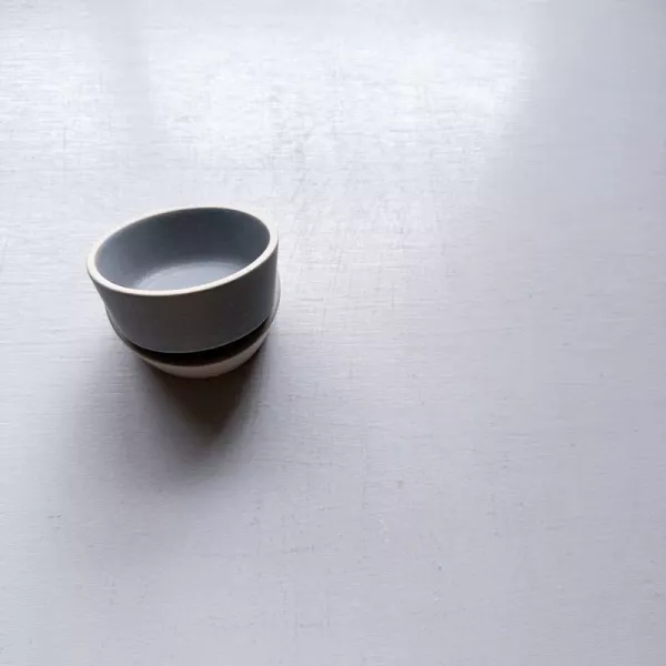 灰白切立小皿 