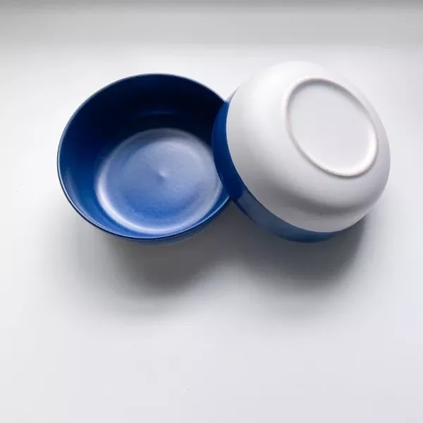 半釉深藍湯碗 
