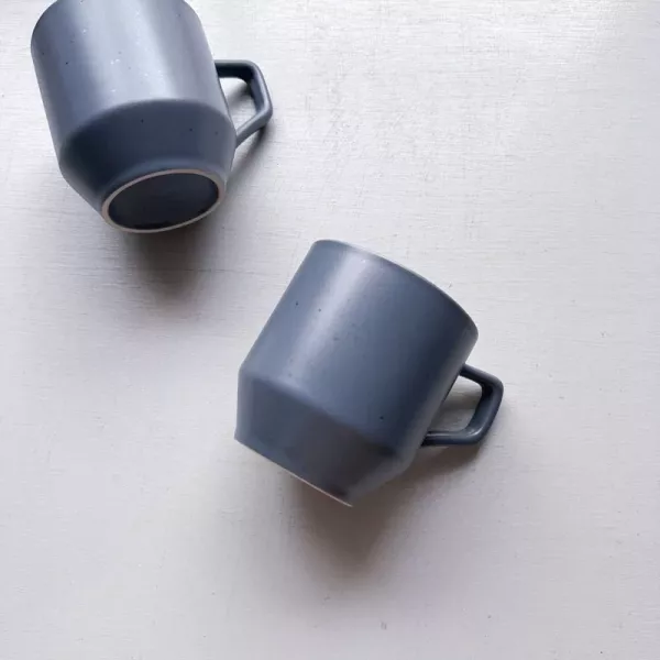 潑墨深灰尖馬克杯 