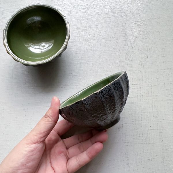 冰裂黑綠尖腳小缽10cm 