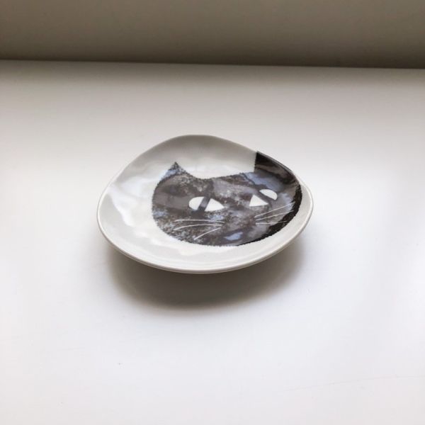 日本製 /誰家的黑貓在小菜碟裡 