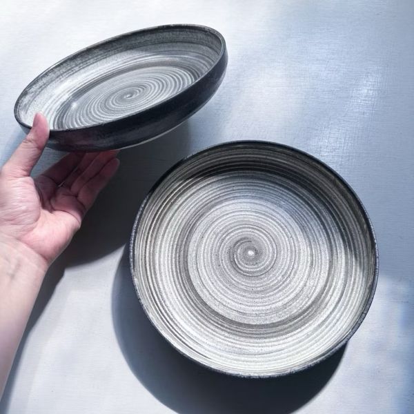 日本製/黑灰螺旋水皿22cm 