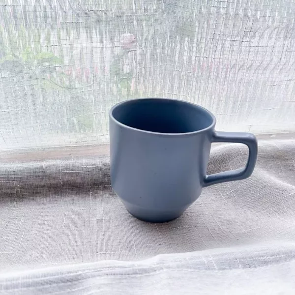 潑墨深灰尖馬克杯 