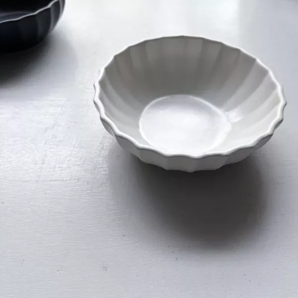 啞光手捏花邊深缽 