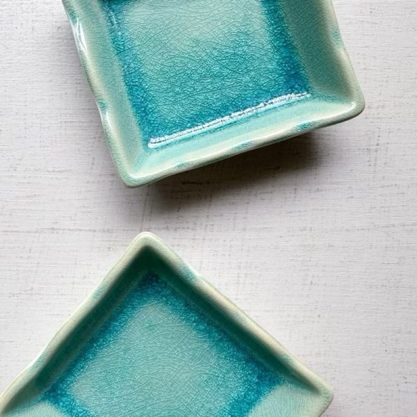 日本製/ 湖水綠冰裂紋正角碟 