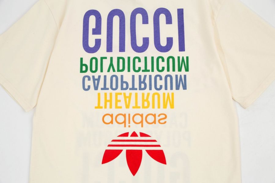 Adidas x Gucci 「adidas Theatrum Catoptricum Polydicticum Gucci」印花(杏) 