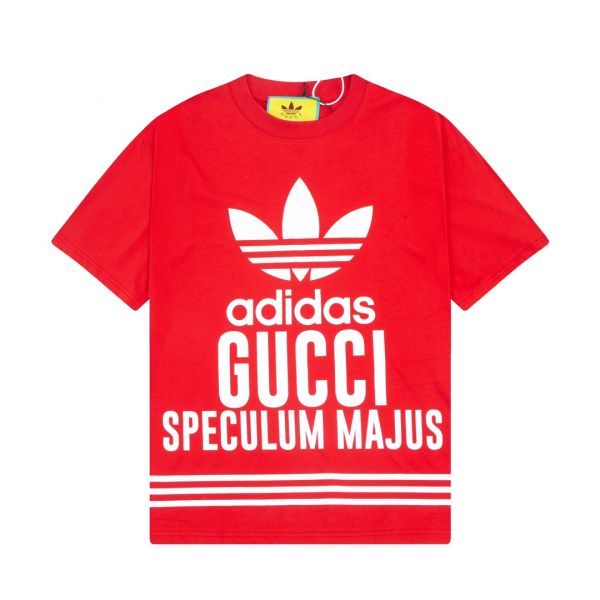 Adidas x Gucci 「adidas Theatrum Catoptricum Polydicticum Gucci」印花(紅) 