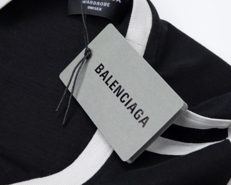 Balenciaga 黑白配拼色圓領 