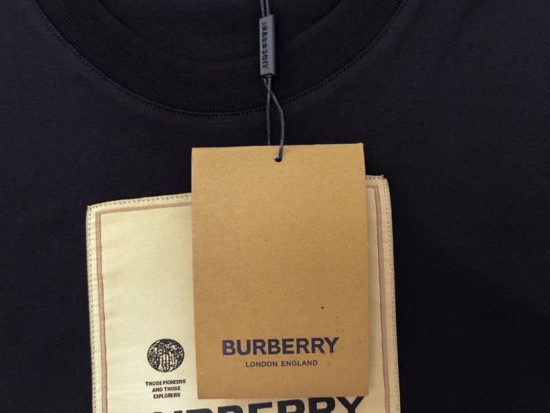 Burberry 標籤貼花寬松棉質 T 恤衫(黑) 