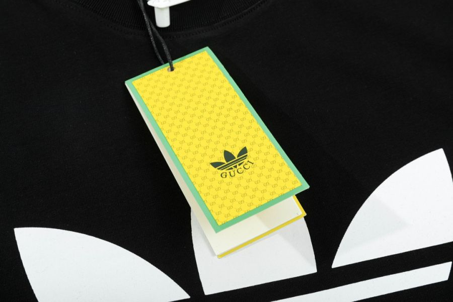 Adidas x Gucci 「adidas Theatrum Catoptricum Polydicticum Gucci」印花(黑) 