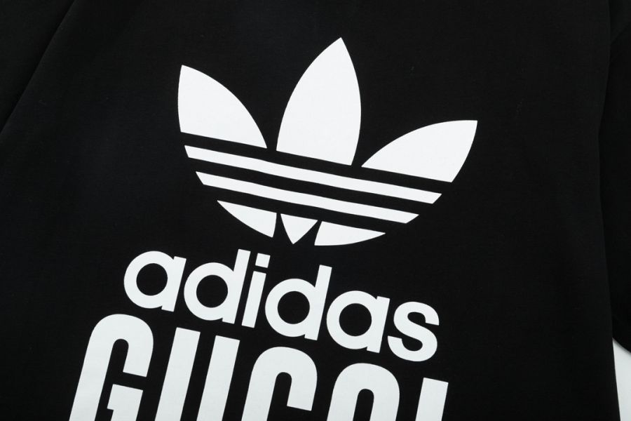 Adidas x Gucci 「adidas Theatrum Catoptricum Polydicticum Gucci」印花(黑) 