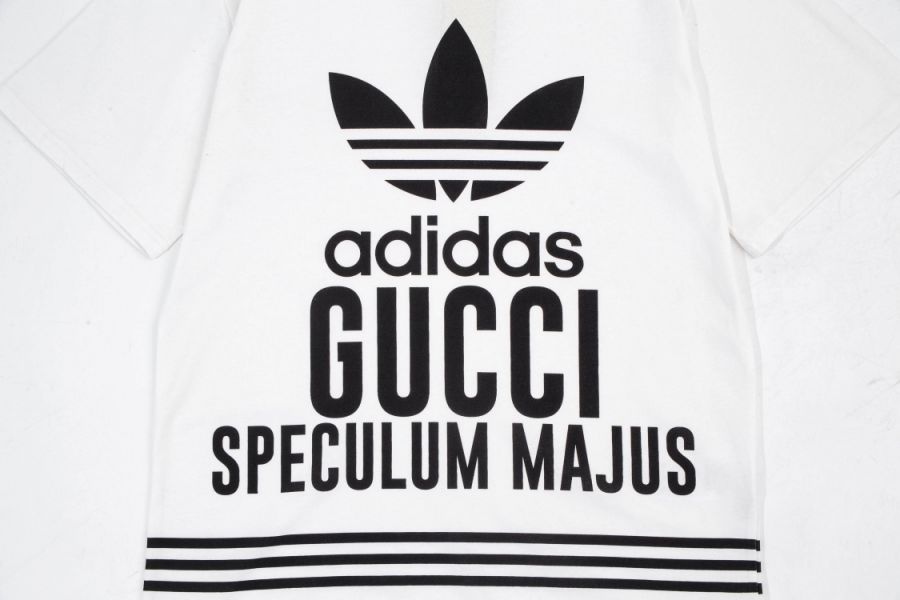Adidas x Gucci 「adidas Theatrum Catoptricum Polydicticum Gucci」印花(白) 