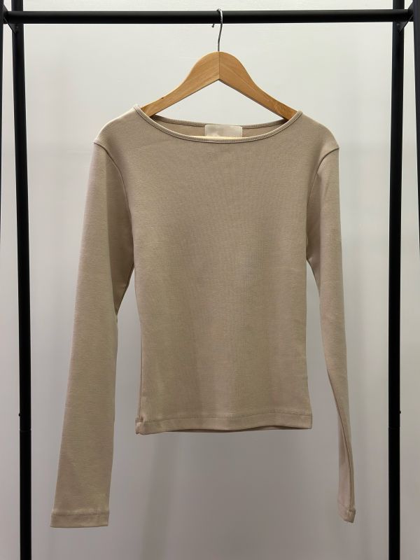 顯瘦挺版上衣 衣服,上衣,襯衫,針織衫,T恤,毛衣,背心,小可愛,內搭,洋裝,服飾,polo衫,羊毛上衣,大學T,帽T,短版上衣,貼身上衣,合身上衣,毛衣,親膚上衣,挺版上衣,顯瘦,特價,出清,特價出清,特價專區,季末出清