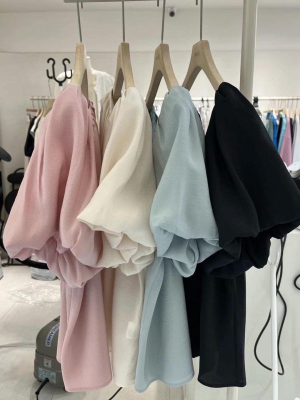 小浪漫澎袖上衣 衣服,上衣,襯衫,針織衫,T恤,毛衣,背心,小可愛,內搭,洋裝,服飾,polo衫,羊毛上衣,大學T,帽T,雪紡,棉麻,細肩帶背心,短版上衣,貼身上衣,合身上衣,親膚上衣,紗上衣,長版上衣,牛仔襯衫,天絲