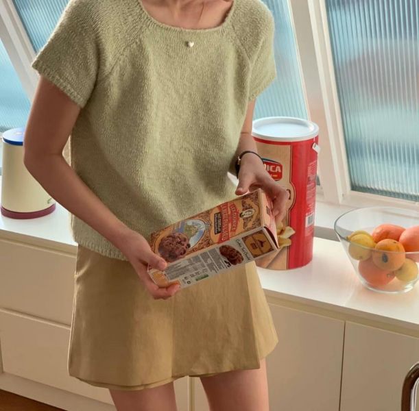 羊駝毛短袖上衣 衣服,上衣,襯衫,針織衫,T恤,毛衣,背心,小可愛,內搭,洋裝,服飾,polo衫,羊毛上衣,大學T,帽T,雪紡,棉麻,細肩帶背心,短版上衣,貼身上衣,合身上衣,毛衣,親膚上衣