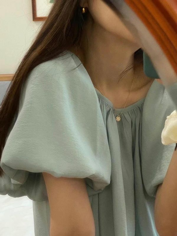 小浪漫澎袖上衣 衣服,上衣,襯衫,針織衫,T恤,毛衣,背心,小可愛,內搭,洋裝,服飾,polo衫,羊毛上衣,大學T,帽T,雪紡,棉麻,細肩帶背心,短版上衣,貼身上衣,合身上衣,親膚上衣,紗上衣,長版上衣,牛仔襯衫,天絲