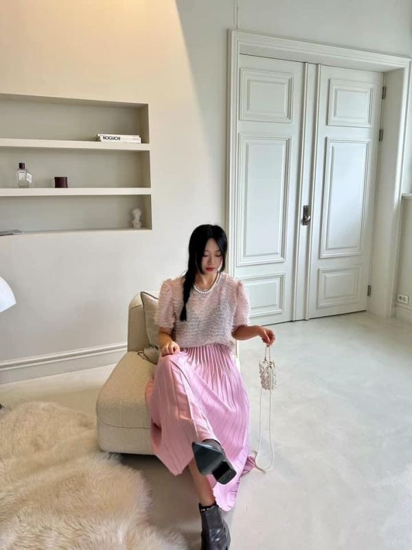 澎袖微透毛毛上衣 衣服,上衣,襯衫,針織衫,T恤,毛衣,背心,內搭,洋裝,服飾,polo衫,羊毛上衣,大學T,帽T,雪紡,棉麻,細肩帶背心,短版上衣,貼身上衣,合身上衣,親膚上衣,紗上衣,長版上衣,牛仔襯衫,天絲,亞麻,bra top