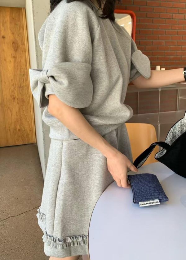 蝴蝶結袖口可愛上衣 