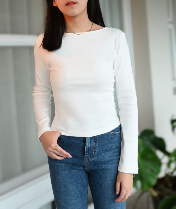 顯瘦挺版上衣 衣服,上衣,襯衫,針織衫,T恤,毛衣,背心,小可愛,內搭,洋裝,服飾,polo衫,羊毛上衣,大學T,帽T,短版上衣,貼身上衣,合身上衣,毛衣,親膚上衣,挺版上衣,顯瘦,特價,出清,特價出清,特價專區,季末出清