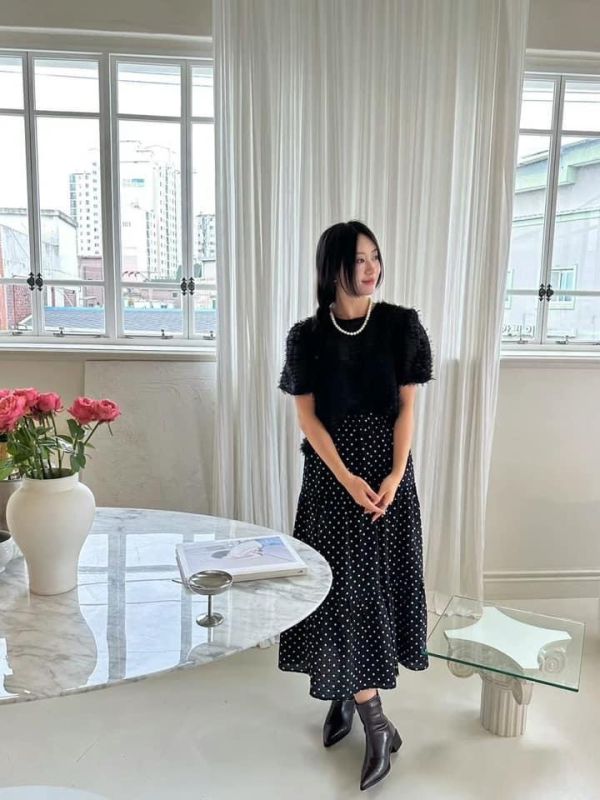 澎袖微透毛毛上衣 衣服,上衣,襯衫,針織衫,T恤,毛衣,背心,內搭,洋裝,服飾,polo衫,羊毛上衣,大學T,帽T,雪紡,棉麻,細肩帶背心,短版上衣,貼身上衣,合身上衣,親膚上衣,紗上衣,長版上衣,牛仔襯衫,天絲,亞麻,bra top