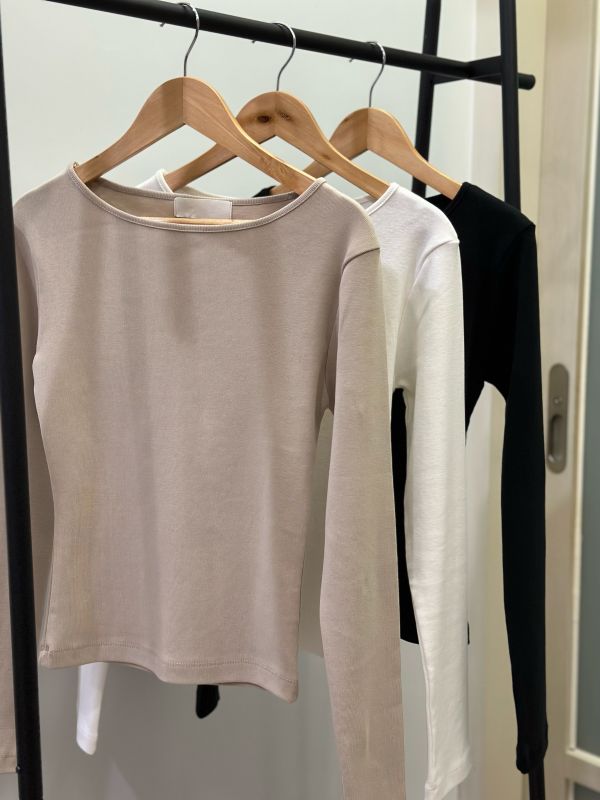 顯瘦挺版上衣 衣服,上衣,襯衫,針織衫,T恤,毛衣,背心,小可愛,內搭,洋裝,服飾,polo衫,羊毛上衣,大學T,帽T,短版上衣,貼身上衣,合身上衣,毛衣,親膚上衣,挺版上衣,顯瘦,特價,出清,特價出清,特價專區,季末出清