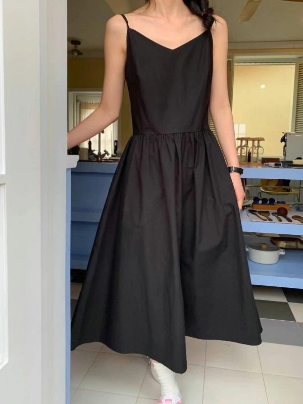 朝氣鄰家細帶洋 長裙,短裙,洋裝,碎花洋裝,襯衫洋裝,背心洋裝,度假洋裝,雪紡洋裝,雪紡長裙,百褶裙,牛仔裙,吊帶裙,毛裙,包臀裙,合身裙,魚尾裙,休閒洋裝