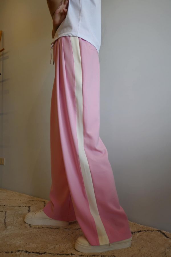 白邊休閒帥寬褲 牛仔褲,牛仔短褲,西裝褲,西褲,西裝短褲,休閒褲,休閒短褲,寬褲,內搭褲,緊身褲,長褲,運動褲,老爺褲,工裝褲,男友褲,窄管褲,直筒褲,闊腿褲,喇叭褲,棉麻褲,涼感褲, 內搭褲,垮褲,九分褲,七分褲,吊帶褲,連身褲