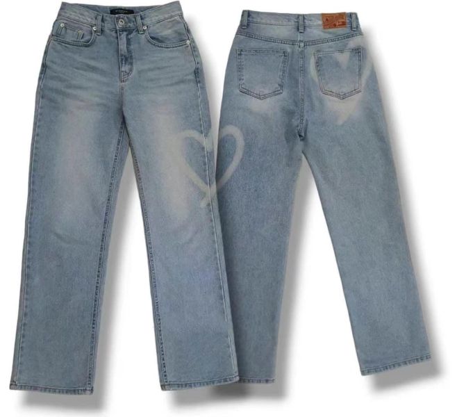 噴漆感愛心直筒牛仔褲 