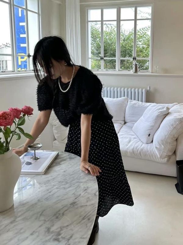 澎袖微透毛毛上衣 衣服,上衣,襯衫,針織衫,T恤,毛衣,背心,內搭,洋裝,服飾,polo衫,羊毛上衣,大學T,帽T,雪紡,棉麻,細肩帶背心,短版上衣,貼身上衣,合身上衣,親膚上衣,紗上衣,長版上衣,牛仔襯衫,天絲,亞麻,bra top